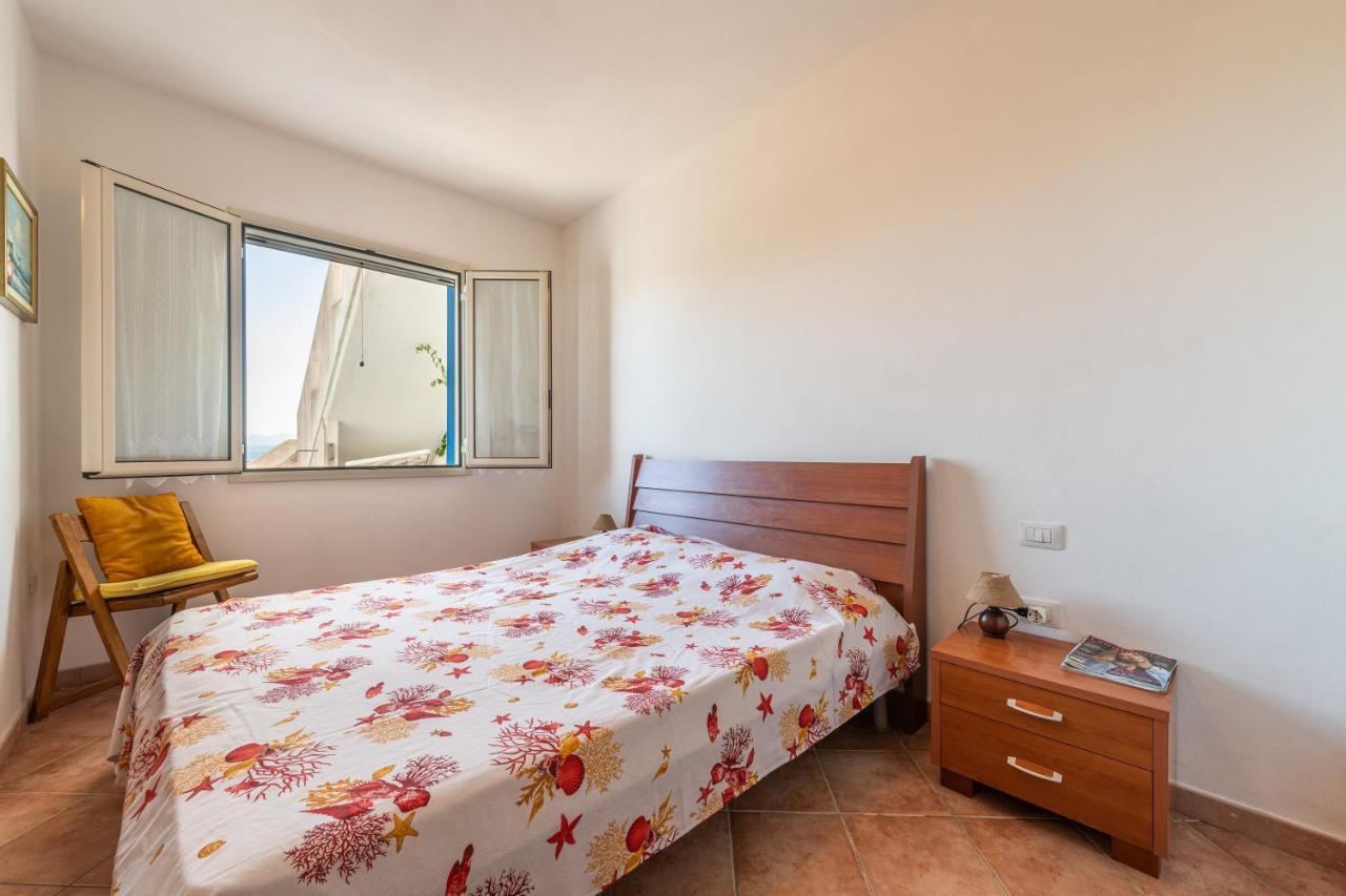 Casa Vacanze 21 Aprile - T Calasetta Esterno foto